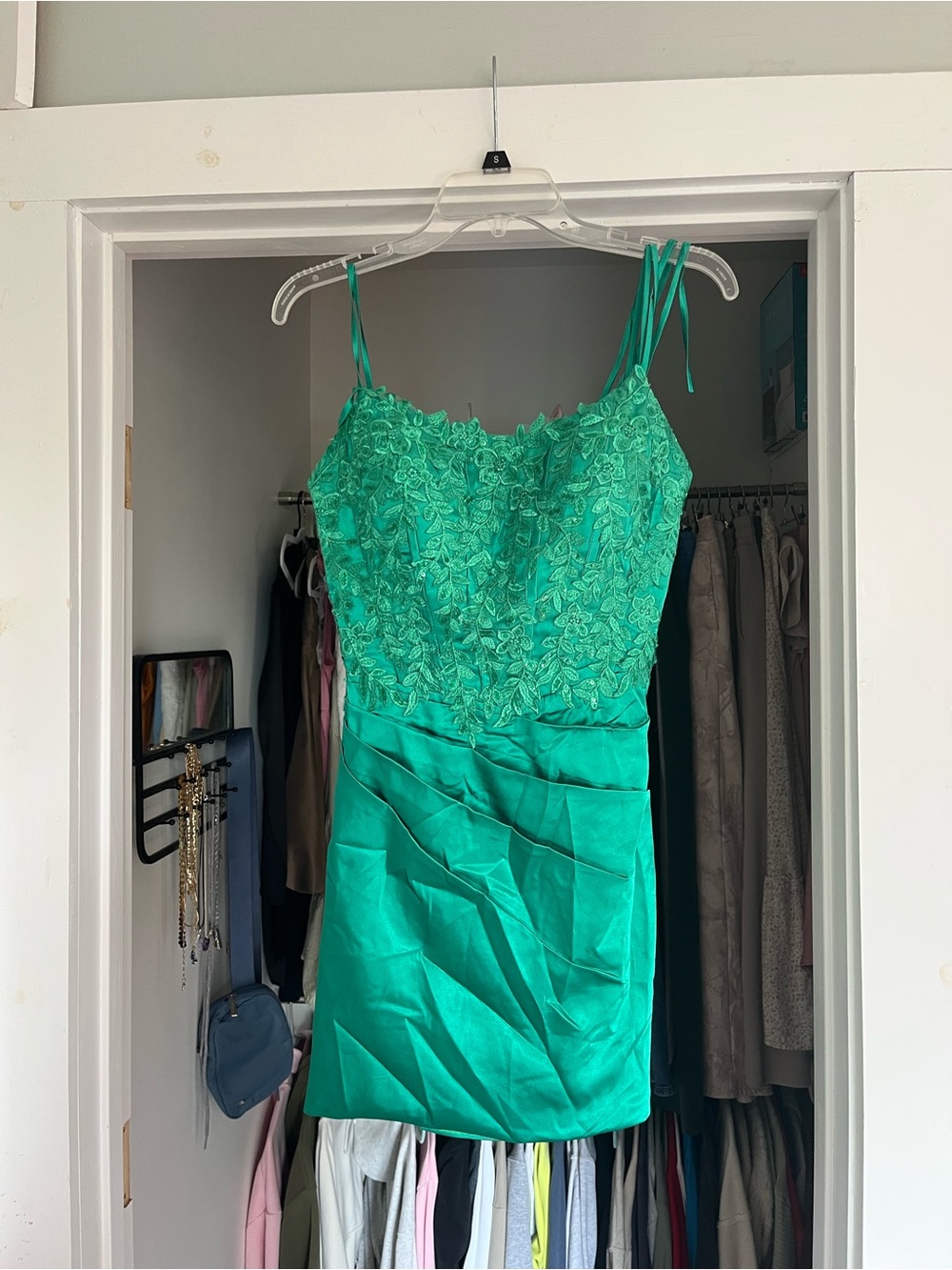 Emerald Lace Bodice Satin Mini Homecoming Dress with Spaghetti Straps